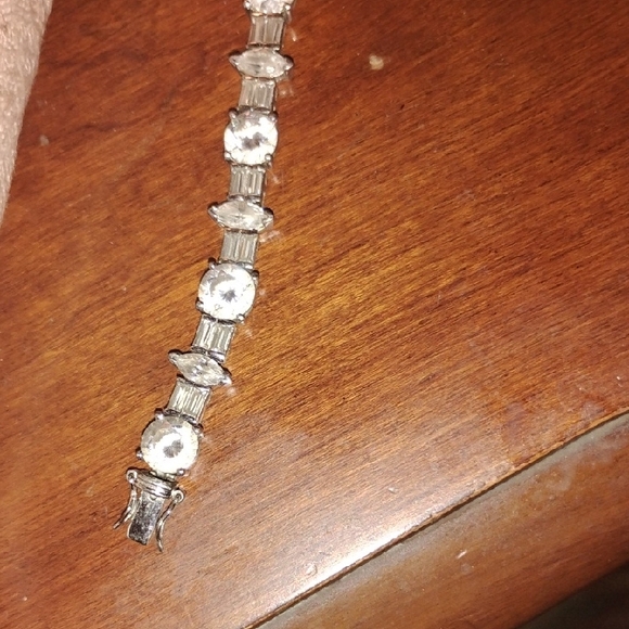 Suzanne Somers Bracelet - Picture 1 of 6